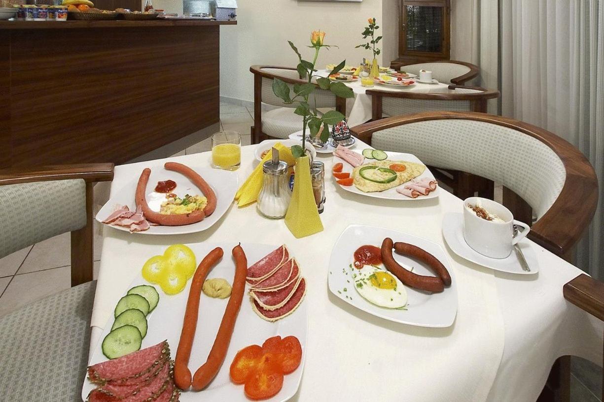 אולומוץ Hotel Penzion Na Hrade מראה חיצוני תמונה