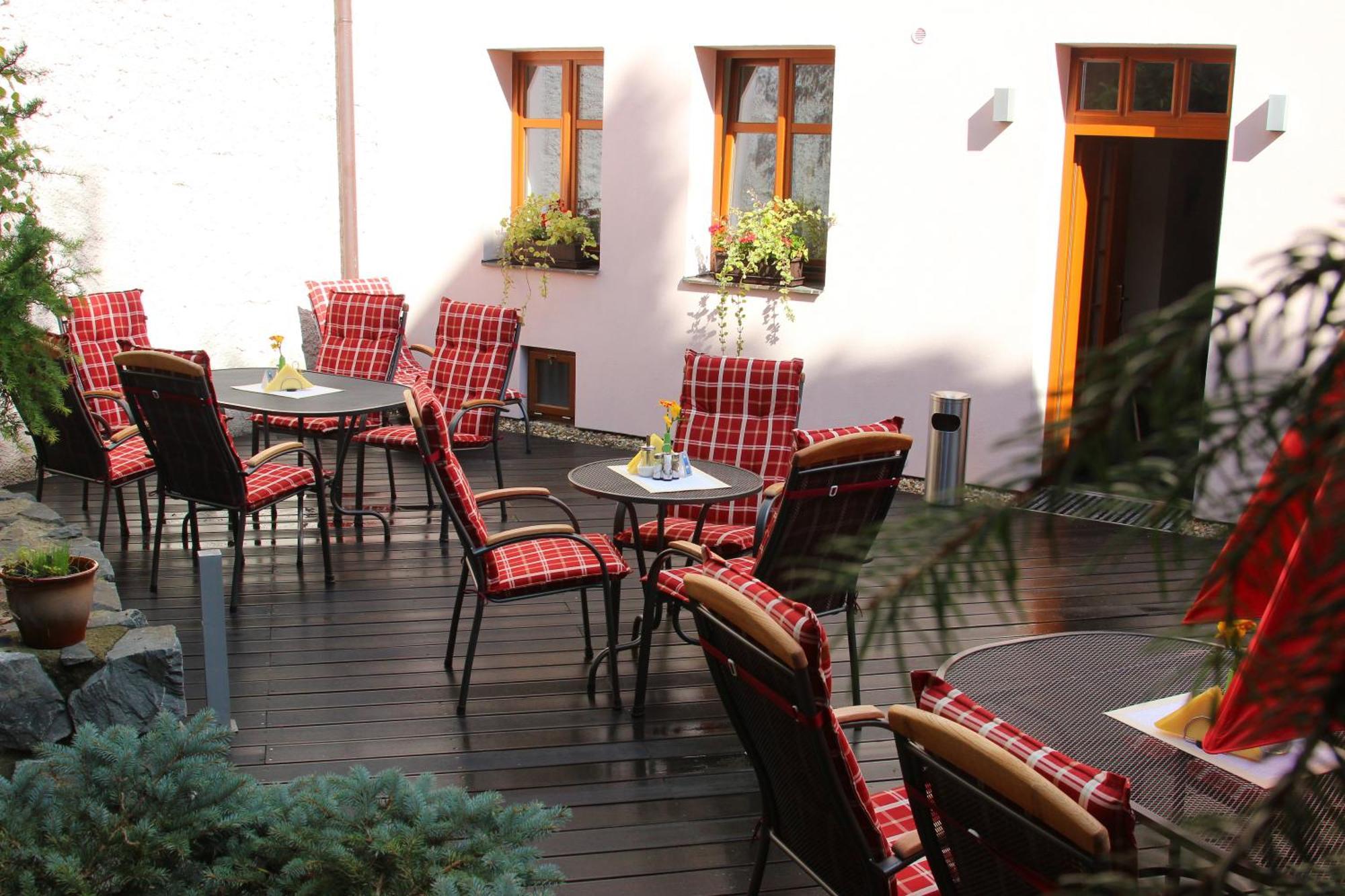 אולומוץ Hotel Penzion Na Hrade מראה חיצוני תמונה