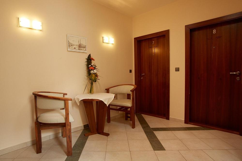 אולומוץ Hotel Penzion Na Hrade מראה חיצוני תמונה